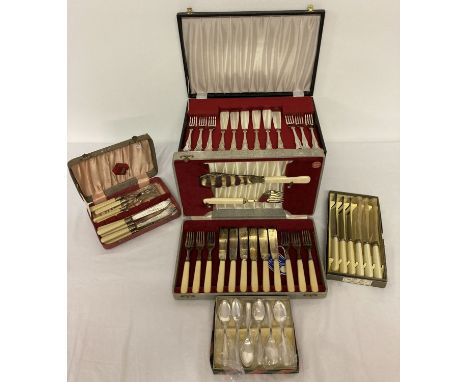 A quantity of boxed vintage cutlery sets, to include fish cutlery, tea spoons and knives.