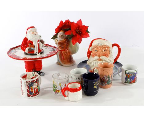 Konv. Weihnachtsdekoration, Keramik und Porzellan, darunter Villeroy &amp; Boch Tafelaufsatz, H 30, Weihnachtsteller, Tassen,