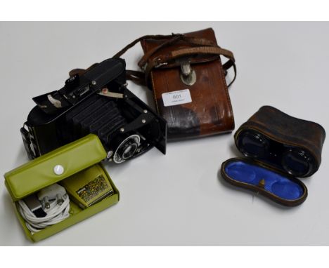 VINTAGE CAMERA WITH LEATHER CASE, PAIR OF OLD OPERA GLASSES & VINTAGE LADIES SHAVER     