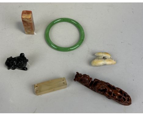 A GROUP OF CHINESE ITEMS TO INCLUDE JADE