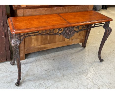 A GEORGE II STYLE CONSOLE TABLE WITH TAN LEATHER TOP138cm x 74cm x 44cm