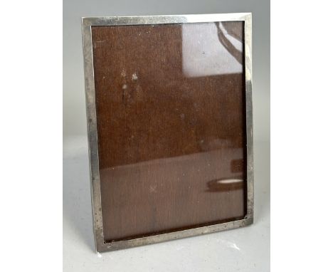 A STERLING SILVER PICTURE FRAME21cm x 15cm