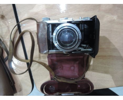 An Ensign Selfix 820 camera
