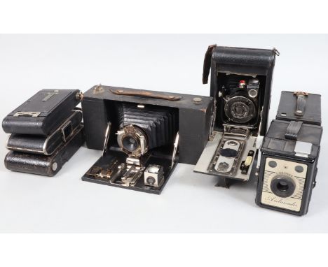Folding Cameras, a Voigtländer Bessa, a Butcher Carbine, a No 3A Folding Brownie, a No 1 Autographic Kodak Jr, a No 1 Pocket 