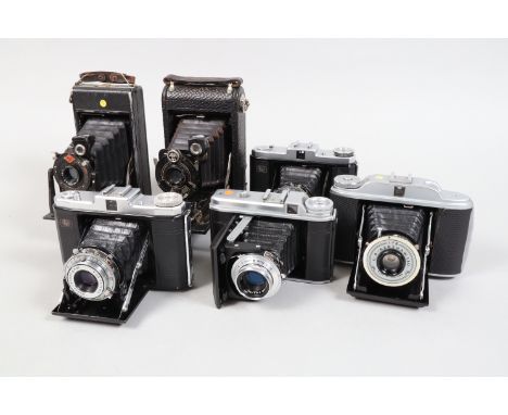 A Tray of Folding Cameras, two Zeiss Ikon Nettar, G, one cased, a Kershaw 110, cased, G, a Viotlander Perkeo I, cased, G-VG, 