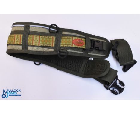 Fishpond USA fully adjustable wadding belt, 6 'D' rings, very light use