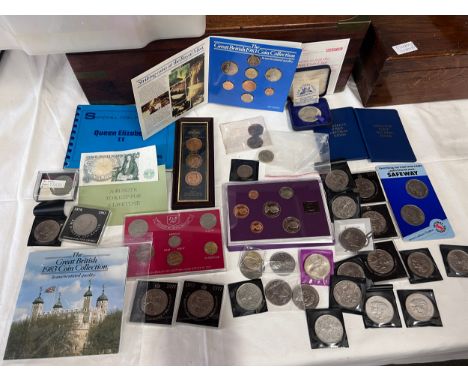 Various coins to include 26 x Crowns, The First World War 2 pound coin, 1 pound note, The Great British 1983 Coin Collection 