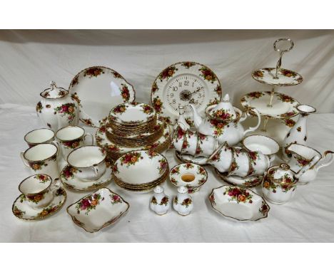 Old Country Roses Royal Albert part dinner/tea service to include cake stand, tea pot, sandwich plate, dinner plates 6 x 26, 