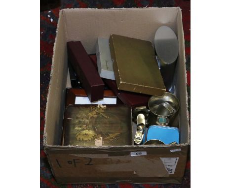 A collection of miscellaneous metalwares including cased cutlery, silver plate tankards, quartz mantel clock, old tins and je