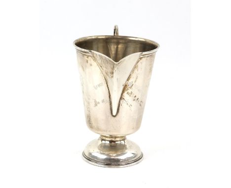 George V silver cream jug, by J & R Griffin (Joseph & Richard Griffin), Chester 1921, 10 cms high. 85 grms