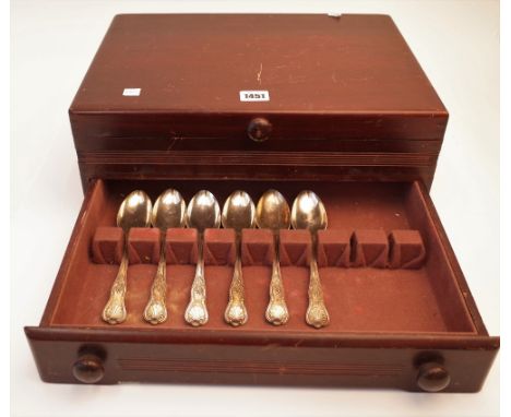 Silver KIng's pattern table flatware, comprising; ten tablespoons and twelve soup spoons, various dates, combined weight 2105