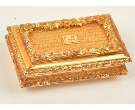 A Chinese gold rectangular vinaigrette, the interior with a pierced and engraved grill, the exterior engine turned and with f