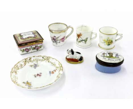 Miniature porcelain to include a French square porcelain hinged box inscribed 'Les Vertus Olevroient Etre Souers', 19th centu