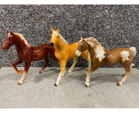 3 ceramic horse figures including American saddle horse, Mustang and Palomino