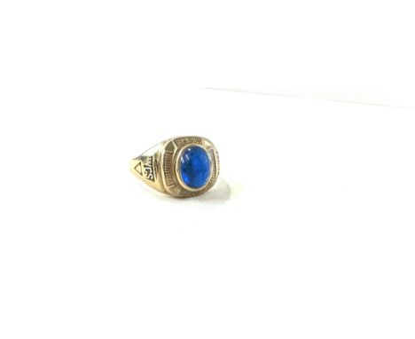 Vintage 9ct Gold stone set Presidents Club Ring central blue stone measures approx 11mm by 7mm age relate scratches to surfac