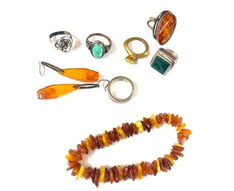 Vintage amber jewellery to include silver rings etc 