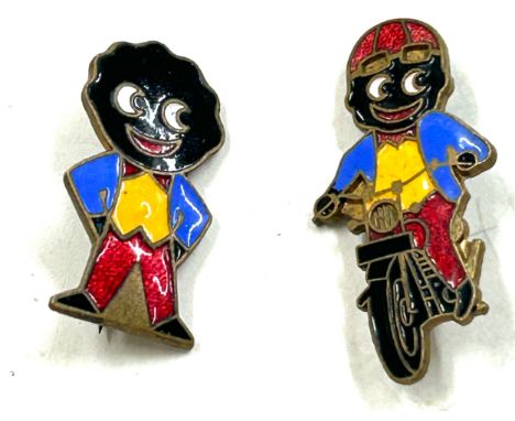 2 Vintage Robertson badges 