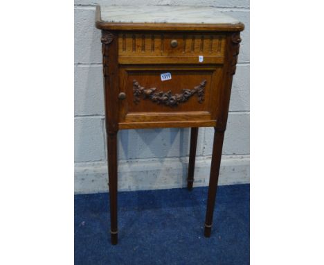 AN EARLY 20TH CENTURY OAK POT CUPBOARD, with white veined marble top, single drawer and ceramic interior (sd) width 46cm x de