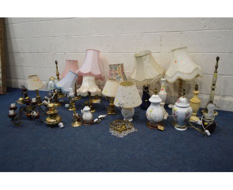 A QUANTITY OF VARIOUS TABLE LAMPS, to include eleven brass lamps, ten ceramic, onyx, alabaster, etc, lamps, five branch ceili