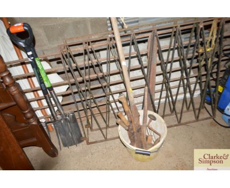 A quantity of tools 