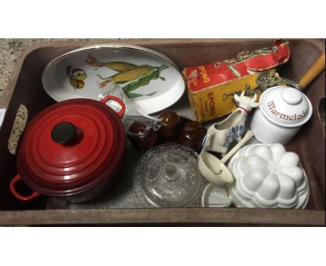 CARTON WITH GLASSWARE, ROYAL WORCESTER EVESHAM OVAL DISH, JELLY MOULDS &amp; A LE CREUSET RED CASSEROLE DISH &amp; OTHER GLAS