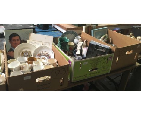 4 CARTONS OF MIXED CHINAWARE INCL; PLATES, JUGS, MUGS, PART PARAGON HAND CRAFT TEA SET &amp; OTHER PART TEA SETS &amp; A VINT