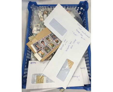 LARGE CARTON OF GB FIRST DAY COVERS, QTY OF GB LOOSE STAMPS IN PACKETS, NORWEGIAN FIRST DAY COVERS, POSTCARDS ETC