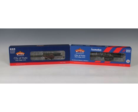 Bachmann 00 gauge 4-4-0 City Class Locomotive and tender "City of Truro" 3440, GWR Monogram livery, 31-725 NRM, together with