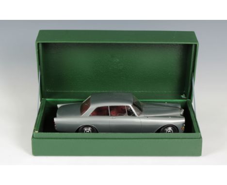 A Minichamps or similar die-cast model of a Bentley, 28cm. long, no paperwork. a/f