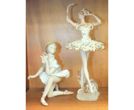 A Lladro figure of a ballerina, 17.5cm high and a limited edition TM Bolshoi Theatre ceramic figure of Odette from Swan Lake,