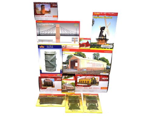 OO gauge model railway buildings, twelve including Hornby Skale structures ref. HC8008 Rural warehouse; Hornby Skaledale ref.