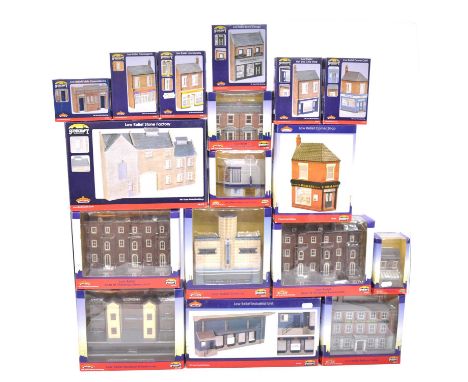 Bachmann OO gauge model railway Scenecraft low relief buildings, seventeen including ref. 44-227 Rear of Victorian tenements 