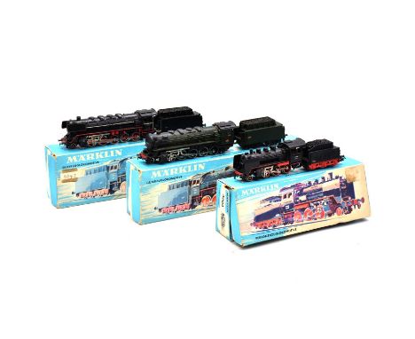 Marklin HO gauge model railway steam locomotives, ref. 3046 SNCF 2-10-0 150.x steam locomotive and tender no. 150.x.29, dark 