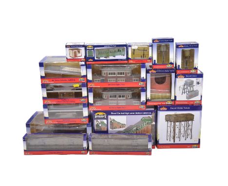 Bachmann OO gauge model railway Scenecraft buildings, seventeen including ref.44-072 Depot crane; ref. 44-008 Red brick water