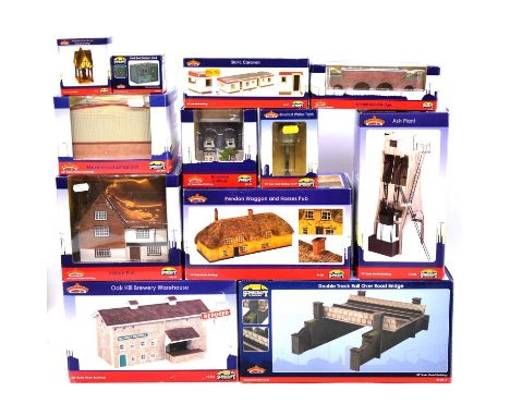 Bachmann OO gauge model railway Scenecraft buildings, twelve including ref. 44-122 Thatched cottage; ref. 44-056 Oak Hill Bre
