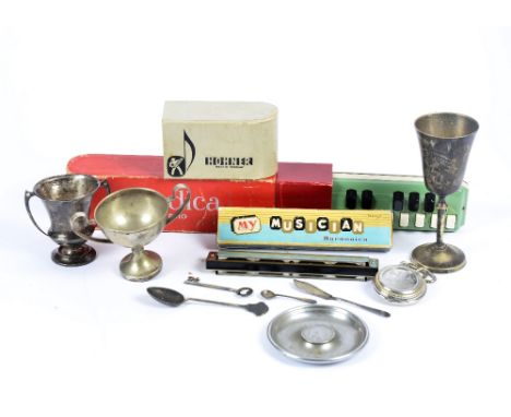 A selection of 19th &amp; 20th Century metalware, including a boxed Wald Solingen 'Gong Razor', Gillette razor, two engraved 