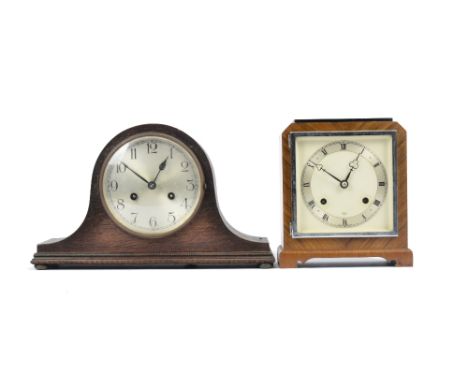 A 20th Century Elliott mantel clock, white dial with silvered chapter ring bearing Roman numerals, wooden frame, movement num