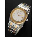 A MID SIZE STEEL & GOLD AUDEMARS PIGUET ROYAL OAK 33MM QUARTZ BRACELET WATCH CIRCA 1990s, WITH GREY