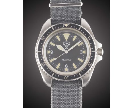 A GENTLEMAN'S STAINLESS STEEL BRITISH MILITARY ISSUED CWC QUARTZ ROYAL NAVY MARINES WRIST WATCHDATED 1997Movement: Quartz.Cas