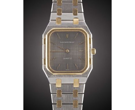 A GENTLEMAN'S LARGE SIZE STEEL & GOLD AUDEMARS PIGUET ROYAL OAK "SQUARE" BRACELET WATCHCIRCA 1980s, REF. 6005 WITH GREY TAPIS