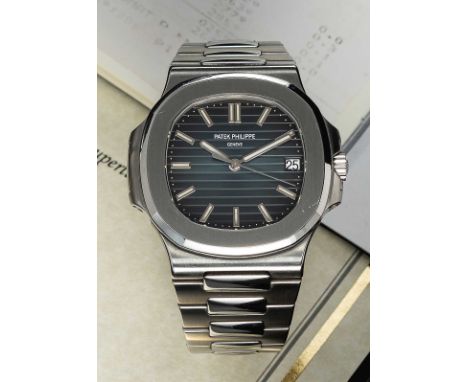 A GENTLEMAN'S STAINLESS STEEL PATEK PHILIPPE NAUTILUS BRACELET WATCHDATED 2009, REF. 5711/1 WITH GENEVA SEAL MOVEMENT, ACCOMP