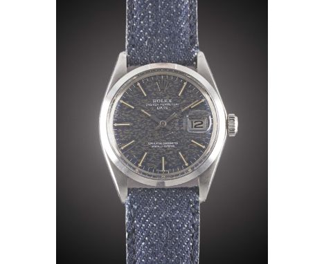 A GENTLEMAN'S SIZE STAINLESS STEEL ROLEX OYSTER PERPETUAL DATE WRIST WATCHCIRCA 1973, REF. 1500 WITH "DENIM" DIALMovement: 26