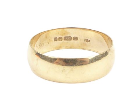 A 9ct gold wedding band, size R, approx. 3.1g.