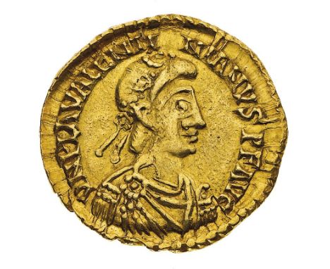 Solido databile al periodo 430-455 d.C. - Zecca: Milano - Diritto: busto diademato di rosette, drappeggiato e corazzato dell'