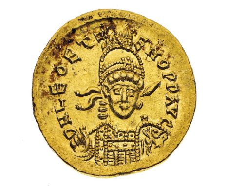 Leone II e Zenone (474 d.C.) - Solido databile al 474 d.C. - Zecca: Costantinopoli - Diritto: mezzo busto elmato e diademato 