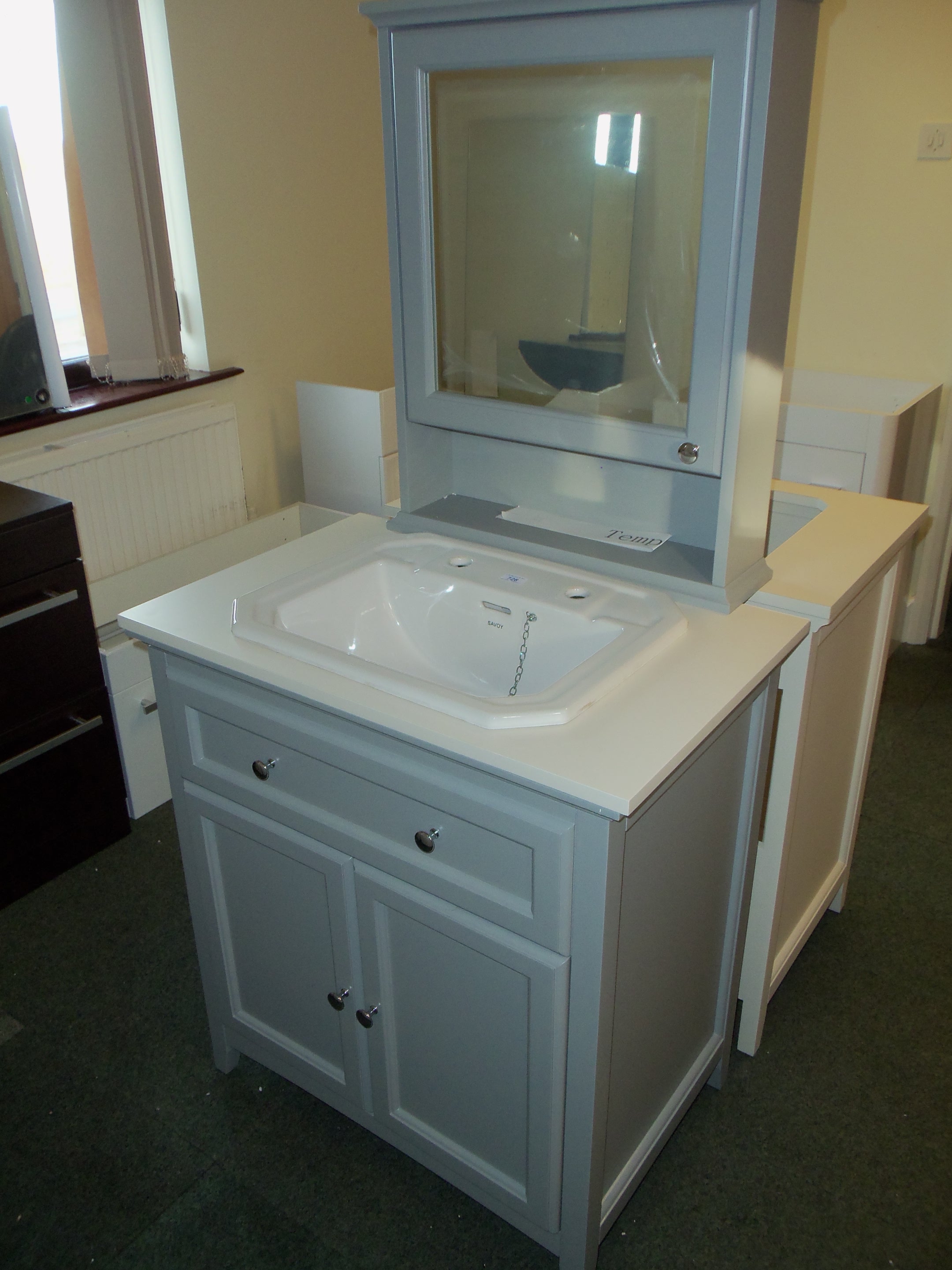Farmhouse Style 770x500 Twin Soft Close Door Vanity Unit With Savoy