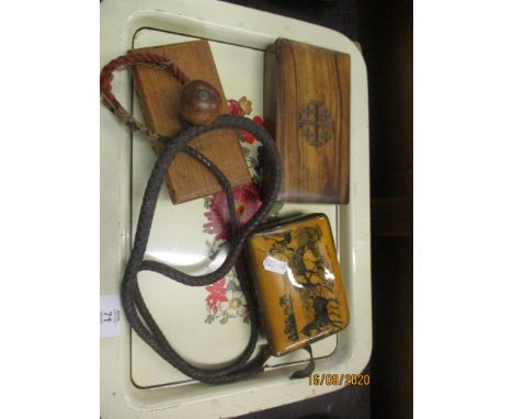 TWO SMALL WOODEN BOXES TOGETHER WITH A VINTAGE BLOTTER