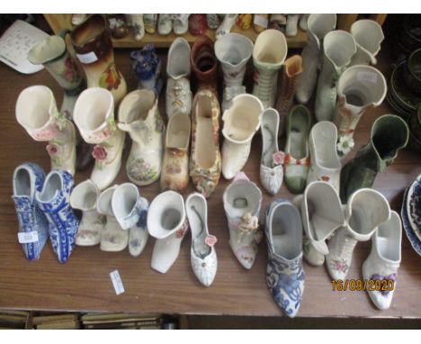 LARGE QTY OF CERAMIC SHOWE ORMANENTS, SOME WITH ROSE PATTERNS ETC 