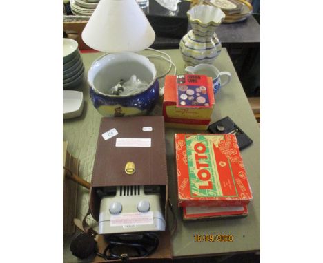QTY OF VARIOUS BOXED GAMES ETC TOGETHER WITH A SLIDE PROJECTOR