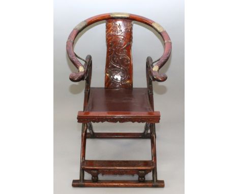 A FINE QUALITY 19TH CENTURY CHINESE HONGMU FOLDING HORSESHOE BACK CHAIR, with good quality engraved bronze fittings, the back